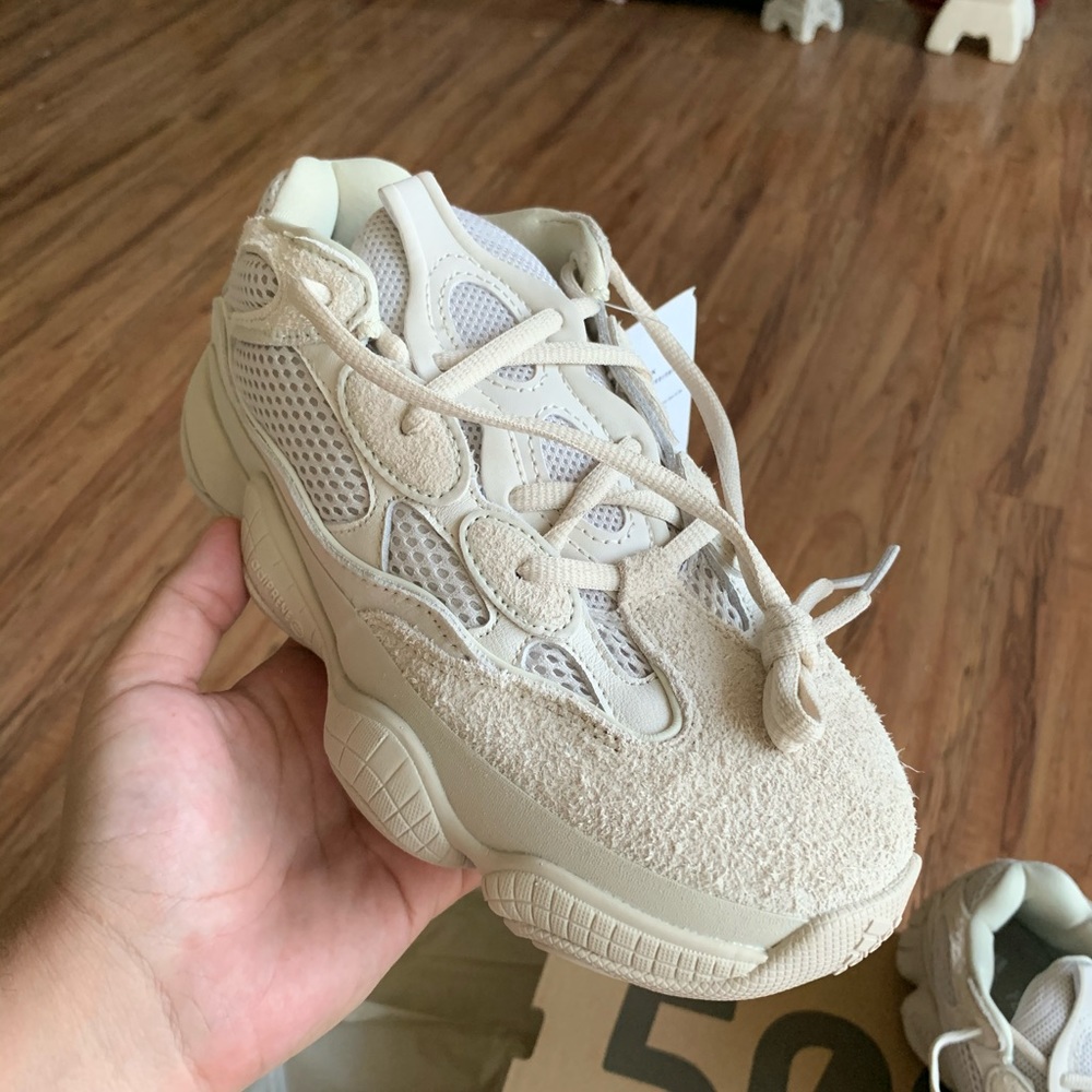 Yeezy 500 Blush size 6.5 DS